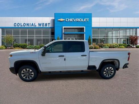 Used 2026 Chevrolet Silverado 2500 Custom AWD/4WD image 2