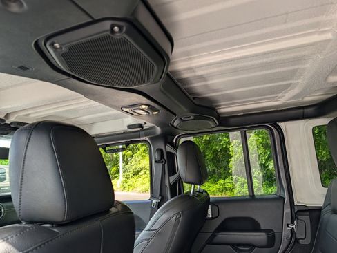 Used 2021 Jeep Wrangler Unlimited Sahara AWD/4WD image 22