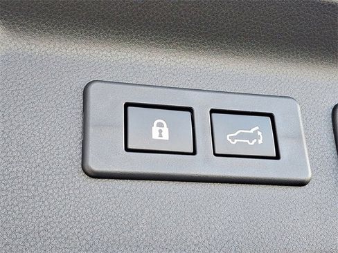 Used 2025 Subaru Forester Touring w/ Protection Package image 30