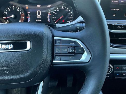 Used 2025 Jeep Compass Limited AWD/4WD image 13