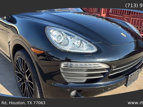 Used 2011 Porsche Cayenne S image 12
