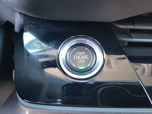 Certified 2025 Buick Envision Sport Touring image 26