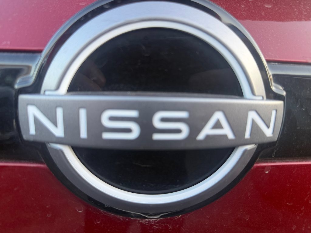 Used 2026 Nissan Pathfinder SV FWD image 6