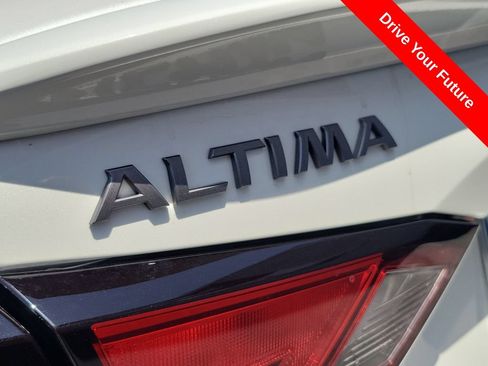 Used 2025 Nissan Altima 2.5 SR AWD/4WD image 25