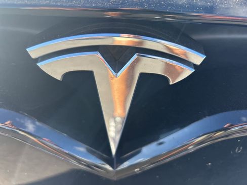 Used 2022 Tesla Model X image 10