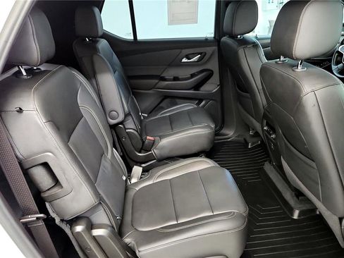 Used 2023 Chevrolet Traverse LT image 27