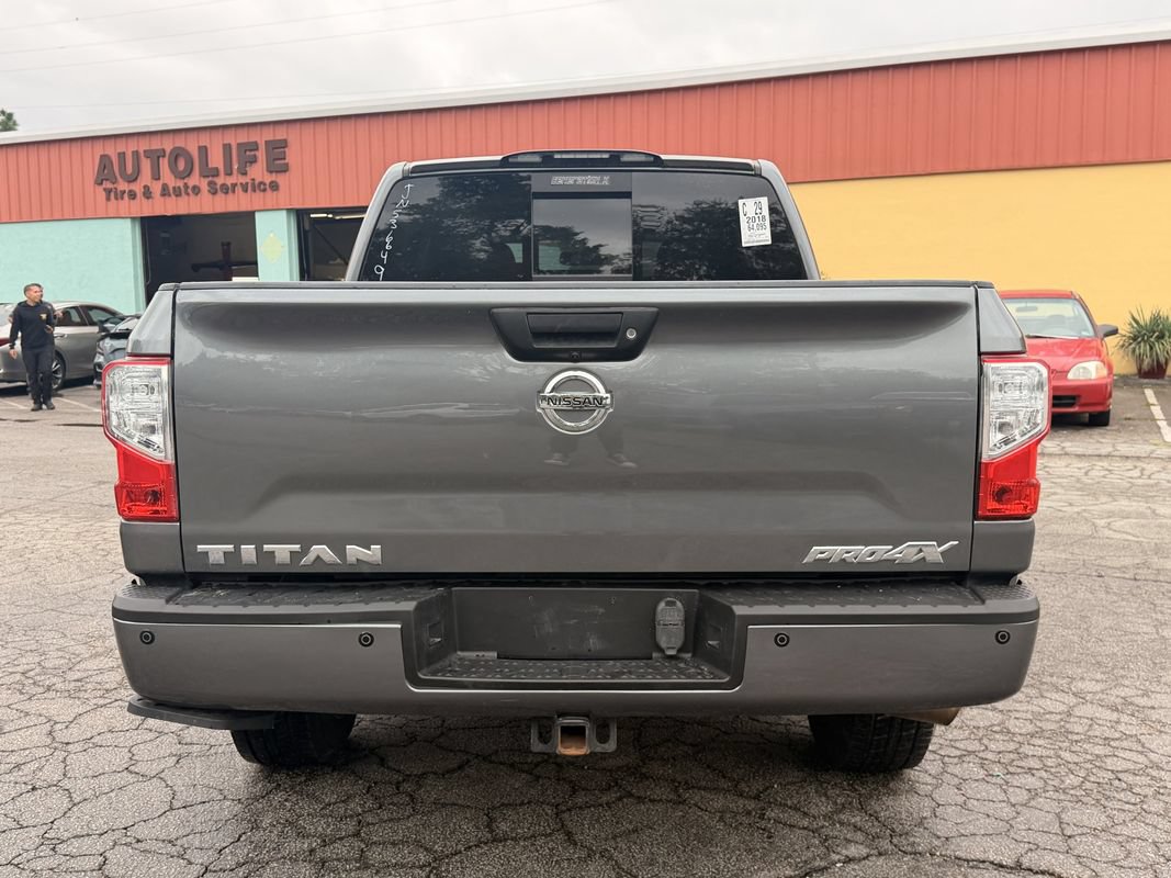 Used 2018 Nissan Titan PRO-4X w/ Pro-4x Convenience Package AWD/4WD image 4