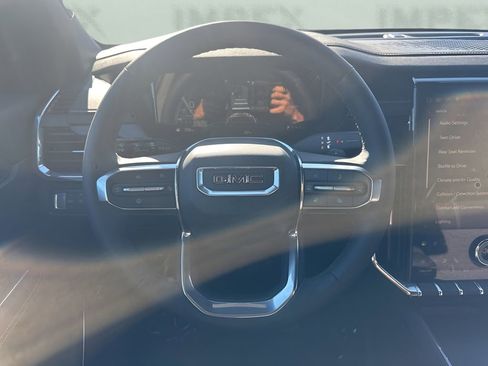 Used 2025 GMC Acadia Elevation image 15