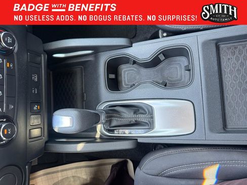 Used 2022 Nissan Frontier SV w/ Technology Package RWD image 23