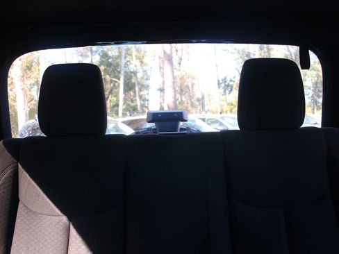 Used 2015 Jeep Wrangler Sport image 29