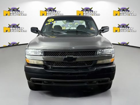Used 2001 Chevrolet Silverado 2500 LS w/ Snow Plow Prep Pkg AWD/4WD image 2