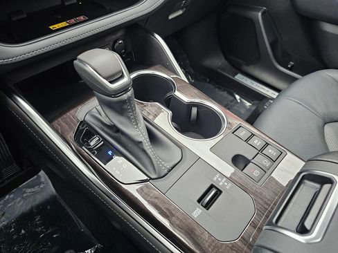 New 2026 Toyota Highlander Limited AWD/4WD image 33
