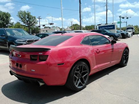 Used 2010 Chevrolet Camaro SS w/ RS Package RWD image 9