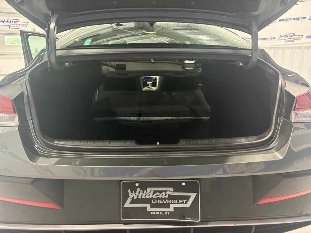 Used 2025 Hyundai Elantra Limited FWD image 30