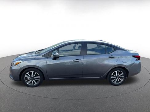 Used 2025 Nissan Versa SV image 9