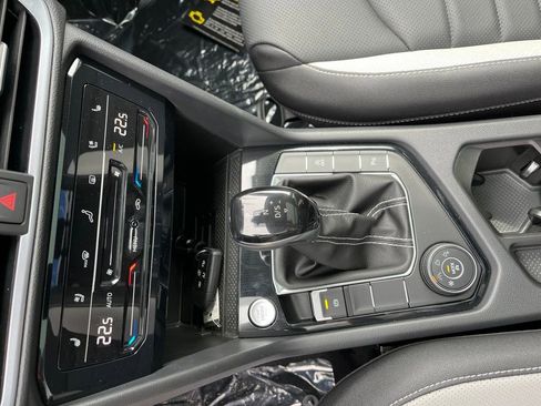 New 2026 Volkswagen Taos SEL AWD/4WD image 17