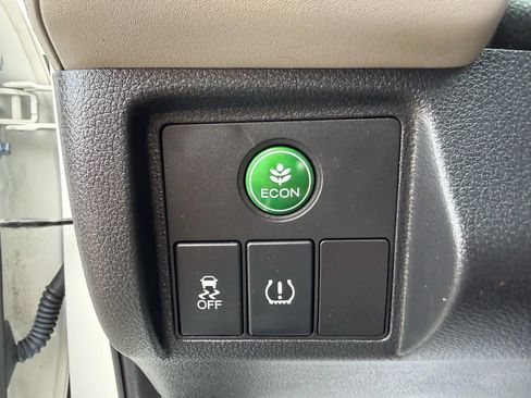 Used 2021 Honda HR-V LX image 29