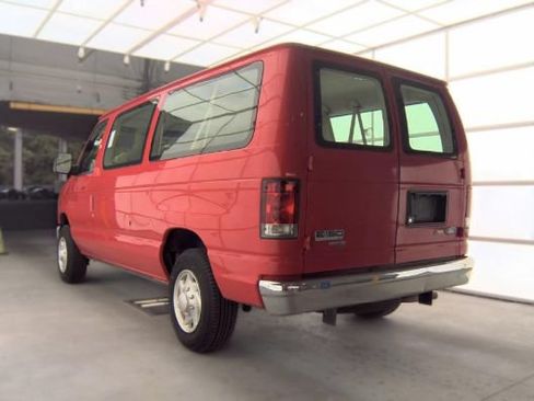 Used 2014 Ford E-150 and Econoline 150 Wagon RWD image 2
