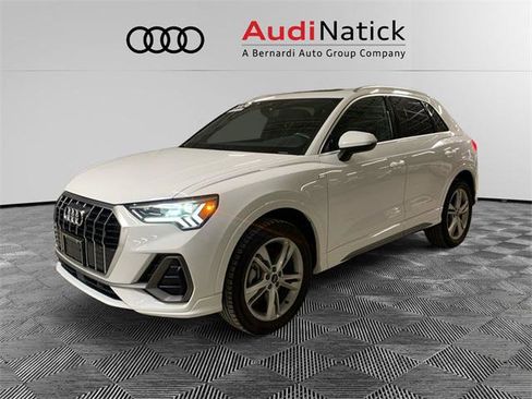 Certified 2024 Audi Q3 2.0T Premium image 1