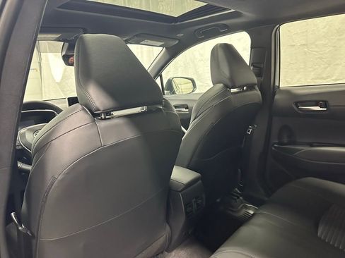 Used 2025 Toyota Corolla Cross XSE image 48