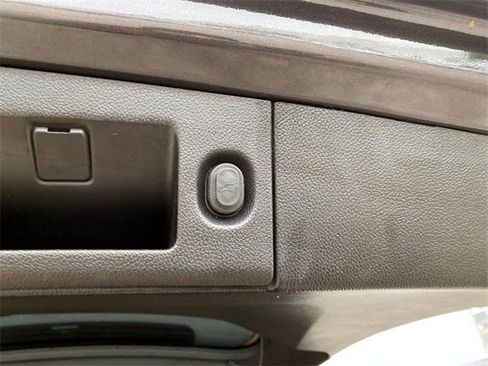 Used 2018 GMC Yukon XL SLT image 7