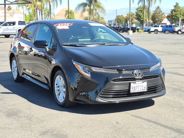 Used 2026 Toyota Corolla LE w/ LE Premium Package FWD image 3