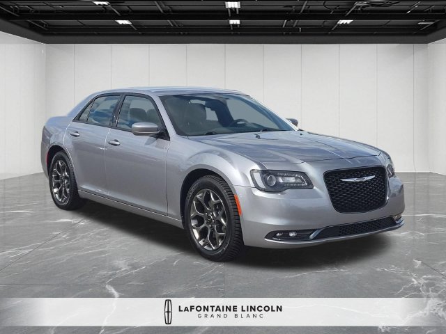 Used 2017 Chrysler 300 S AWD/4WD image 7