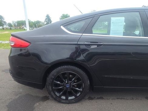 Used 2017 Ford Fusion SE FWD image 8