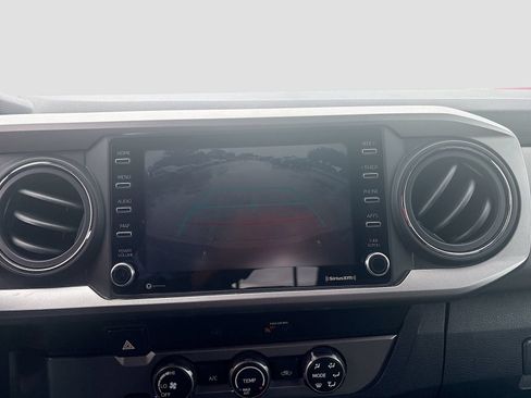 Used 2020 Toyota Tacoma SR5 RWD image 13