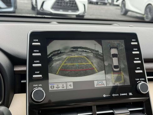 Used 2019 Toyota Avalon Limited w/ Advanced Safety Package image 11