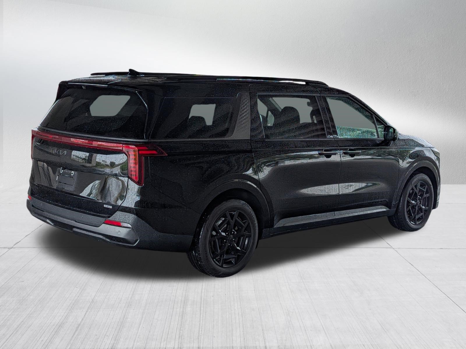 Certified 2025 Kia Carnival SX Prestige FWD image 7