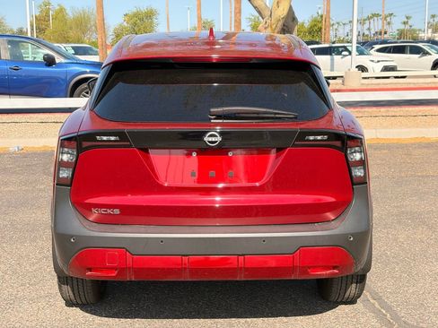 Used 2025 Nissan Kicks SV FWD image 5