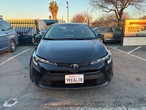 Used 2024 Toyota Corolla LE FWD image 2