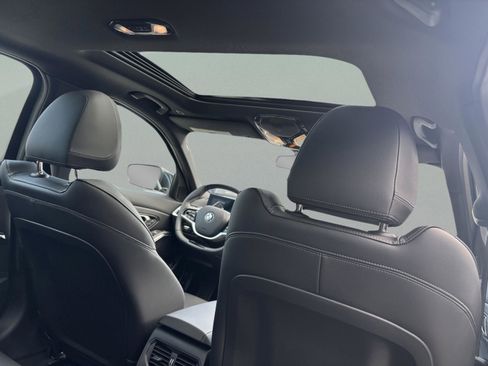 Used 2025 BMW 330i xDrive Sedan image 33