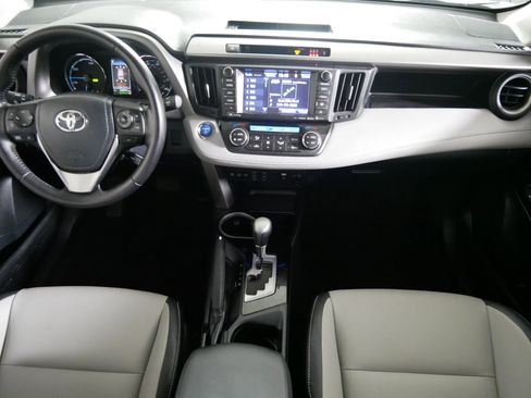 Used 2017 Toyota RAV4 Limited image 10
