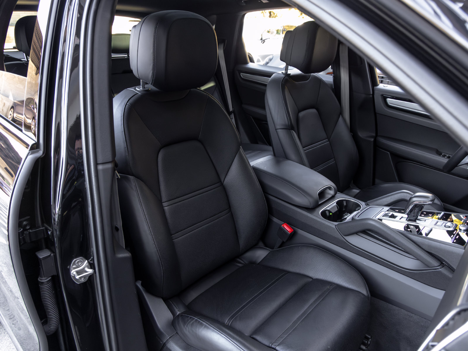 Used 2023 Porsche Cayenne S Platinum AWD/4WD image 59