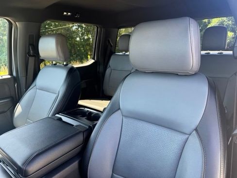 Used 2022 Ford F150 Lightning Lariat AWD/4WD image 33