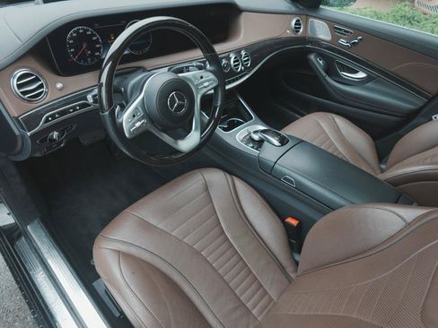 Used 2019 Mercedes-Benz S 560 4MATIC Sedan w/ Premium Package image 8