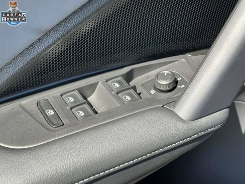 Used 2026 Volkswagen Tiguan SE R-Line AWD/4WD image 17