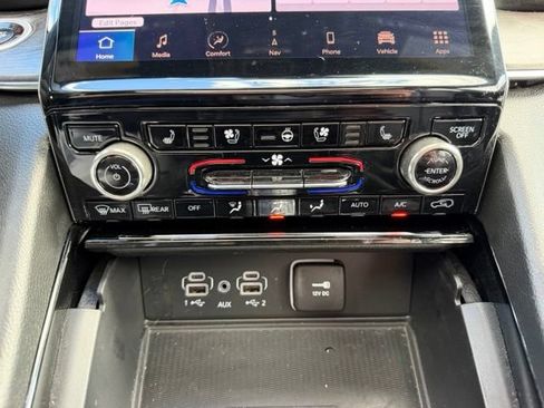 Used 2023 Jeep Grand Cherokee Overland w/ Adv Protech Group III AWD/4WD image 19