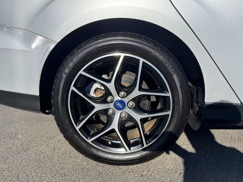 Used 2018 Ford Focus SEL w/ Cold Weather Package image 17