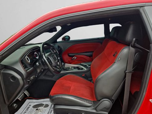 Used 2022 Dodge Challenger R/T Scat Pack RWD image 9