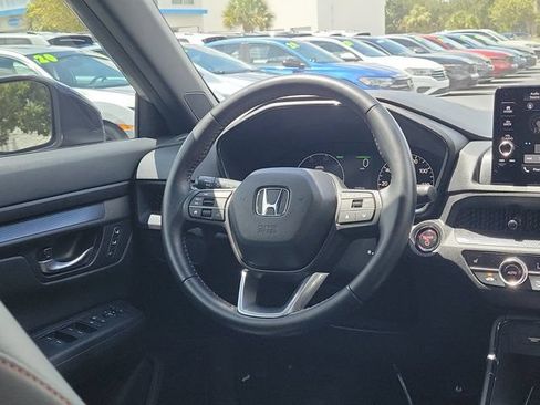 Used 2025 Honda CR-V Sport-L image 3