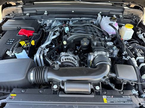 New 2026 Jeep Gladiator Sport AWD/4WD image 11