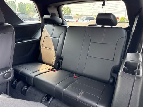 Certified 2022 Chevrolet Traverse RS FWD image 24