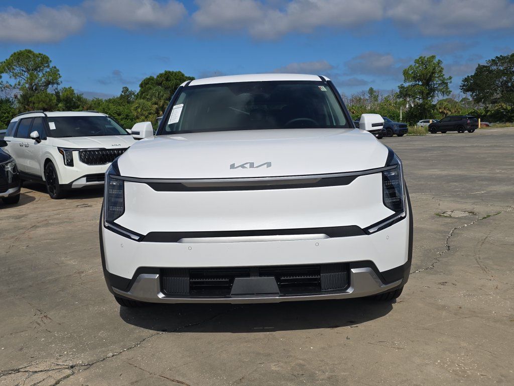New 2026 Kia EV9 Light RWD image 3