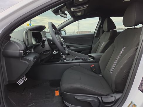 New 2026 Hyundai Elantra Sport image 5