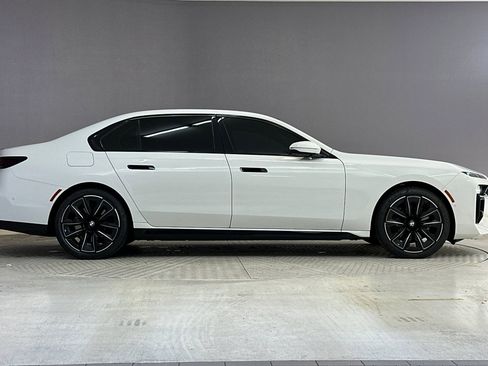 Certified 2024 BMW 740i w/ Premium Package 2 image 7