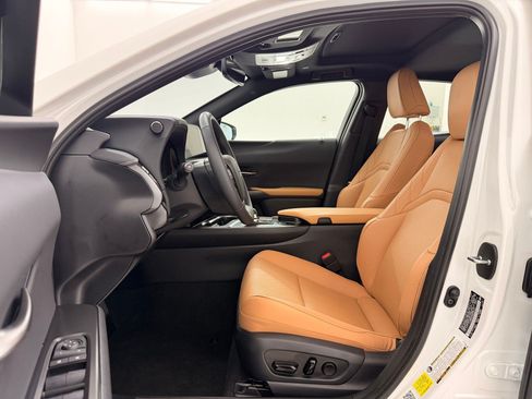 Certified 2025 Lexus UX 300h FWD w/ Accessory Package (Z1) image 5