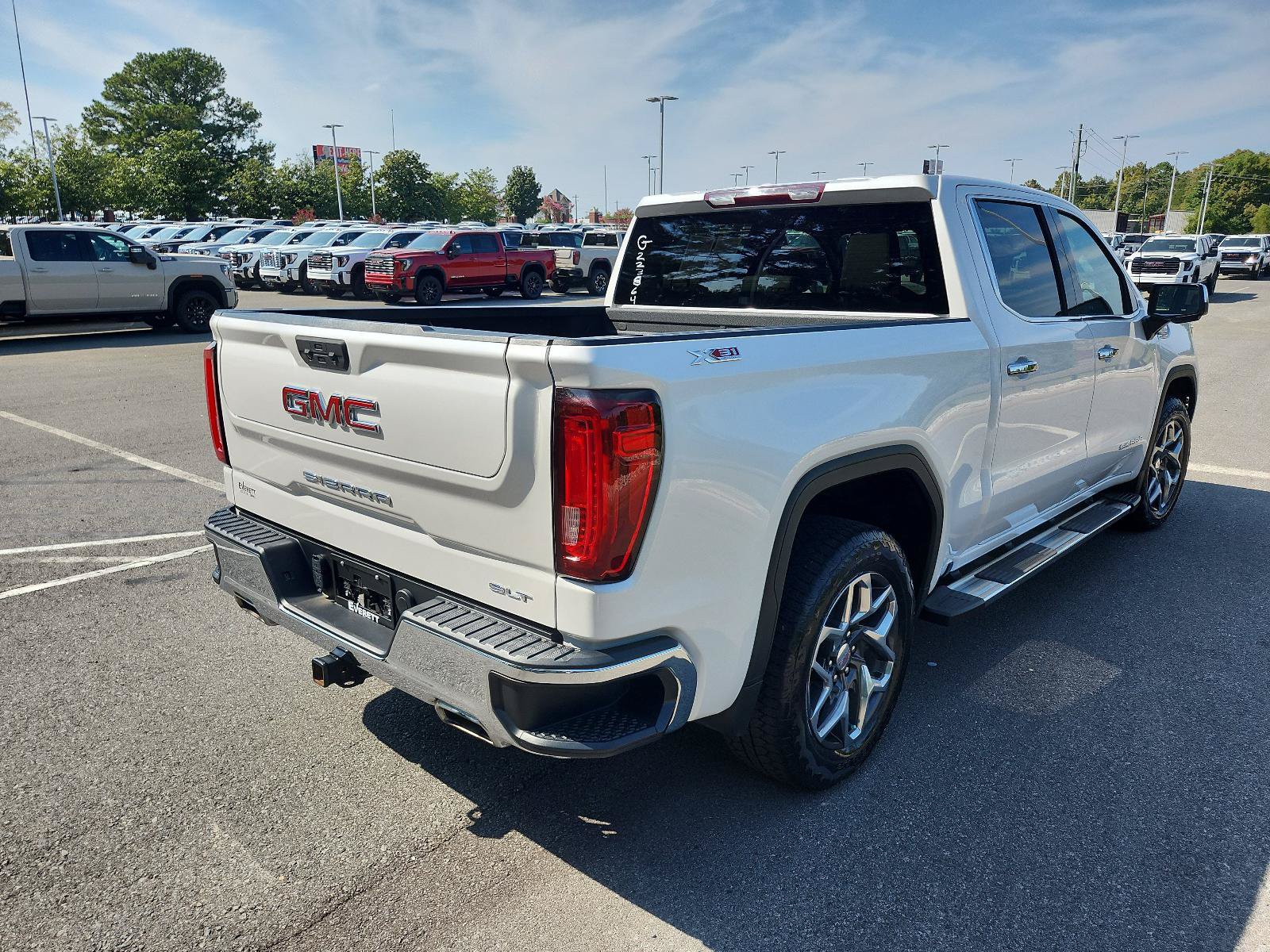 Used 2023 GMC Sierra 1500 SLT w/ SLT Premium Package AWD/4WD image 3